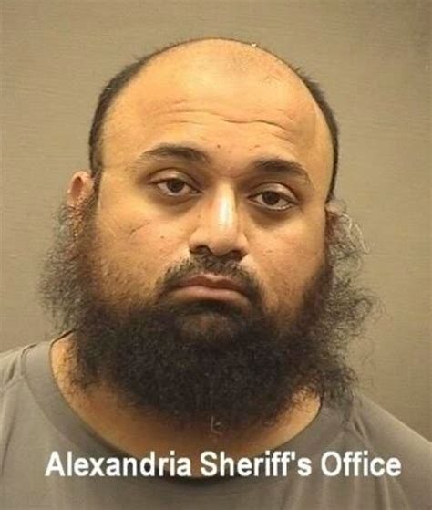 Prosecutors link terror defendant, ISIS leader from Kansas