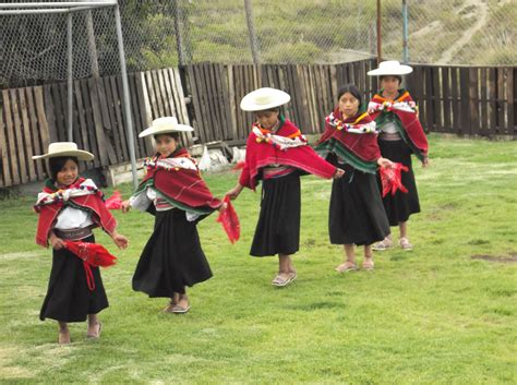 Salasaka, Ecuador | Indigenous peoples, People of the world, Academic dress