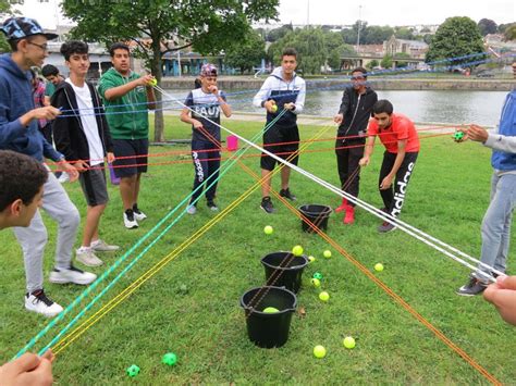 Teambuilding ball drop | Attività motorie per bambini, Bambini, Attività