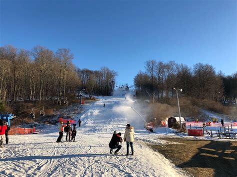 First-Time Skiing at the Shawnee Mountain Ski Area - Weekend Jaunts