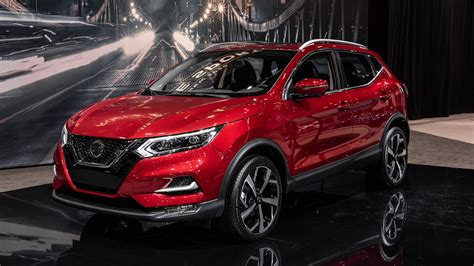 2020 Nissan Rogue Sport Photos and Info: The Small SUV Gets Fresher | Automobile Magazine