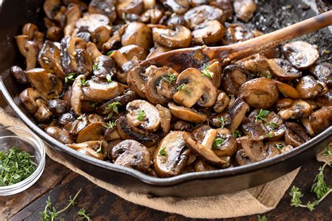 Sauteed Mushrooms with Garlic | The Cozy Apron