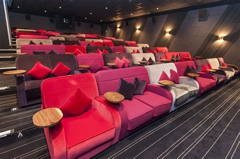 everyman cinema canary wharf - Google Search | Cinema room, Canary ...