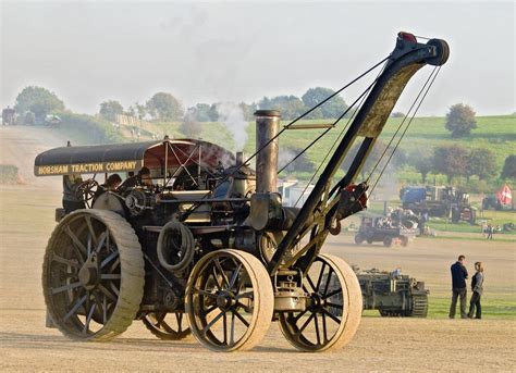 Showman's engine with crane at the Great Dorset Steam Fair Antique ...