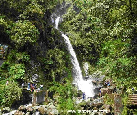 Making a quick halt at the Seven sister falls Gangtok! | TANDERLUST