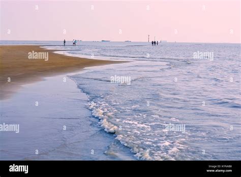 Chittagong sea beach hi-res stock photography and images - Alamy