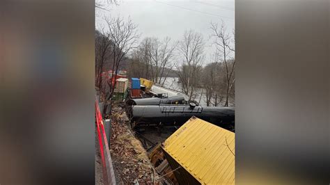 Train derails in Pennsylvania, sends several cars into Lehigh River ...