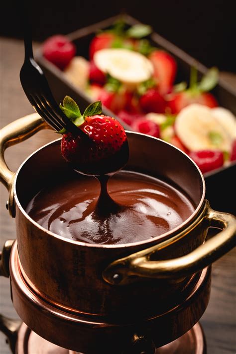 This Luxury Brunch Offers Chocolate Fondue And Bottomless Champagne