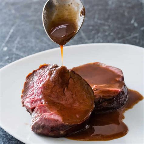 Sauce vin rouge - pour accompagner vos plats de viande. | Sauce vin rouge, Plat sans viande ...