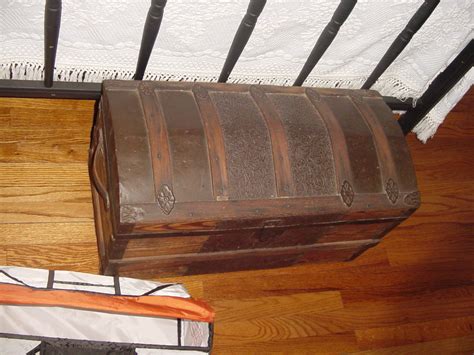 File:Antique chest.JPG - Wikipedia