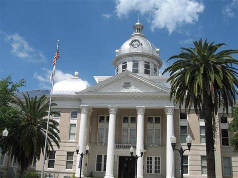 Is the Old courthouse in Bartow, Florida haunted?