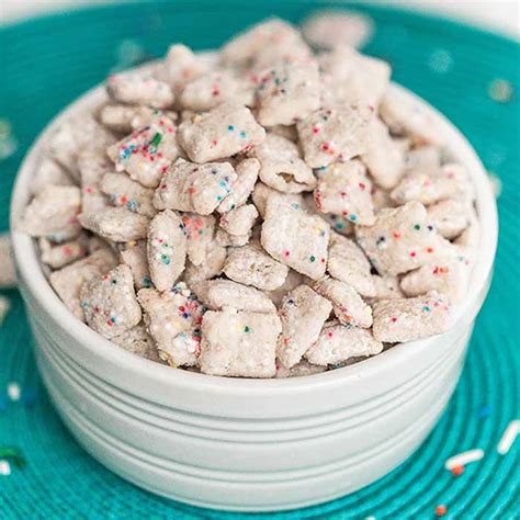 15 Easy recipes for puppy chow - Best puppy chow recipes