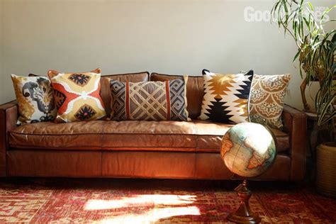 Pin by Divya Dubey on furniture | Sofa cushions arrangement, Cushion arrangement, Lounge cushions