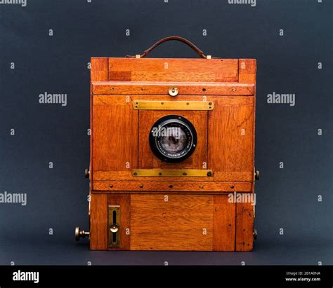 Historic plate camera Stock Photo - Alamy