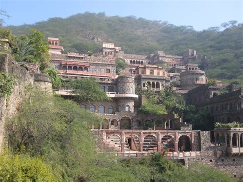 Neemrana Fort, Rajasthan | Being Traveler