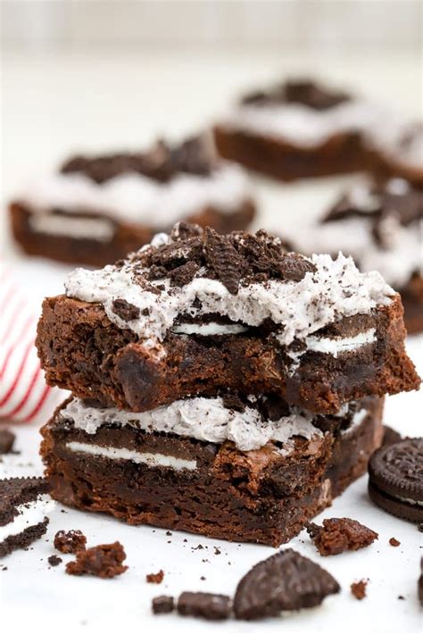 Oreo Brownies with Oreo Frosting | YellowBlissRoad.com