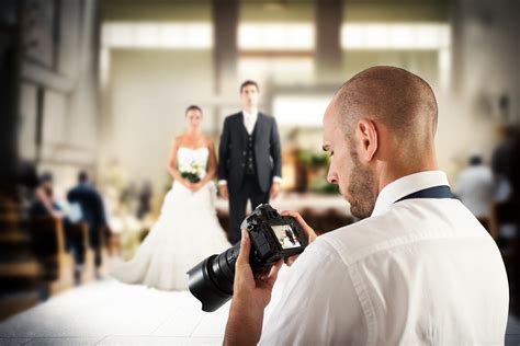 How To Save Money On Your Wedding Photographer | Thrifty Momma Ramblings