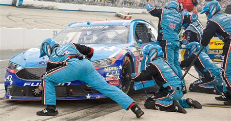 15 Rules Every NASCAR Pit Crew Member Needs To Follow