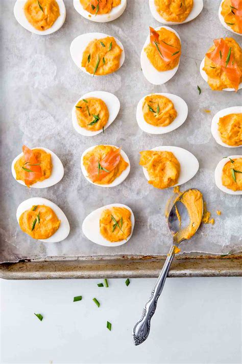 Sriracha Deviled Eggs – Leite's Culinaria