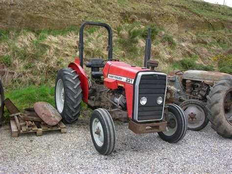 Massey Ferguson 231: Specs, Engine, Transmission, Dimensions