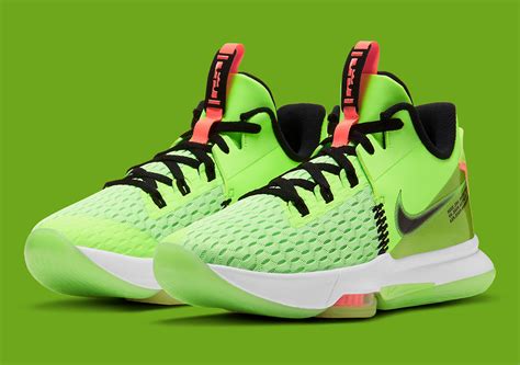 Nike Lebron Witness 5 "Grinch" - SneakherClub