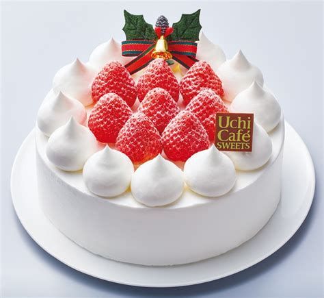 Every December, Japan Is Awash in Elegant Christmas Cakes - Gastro Obscura