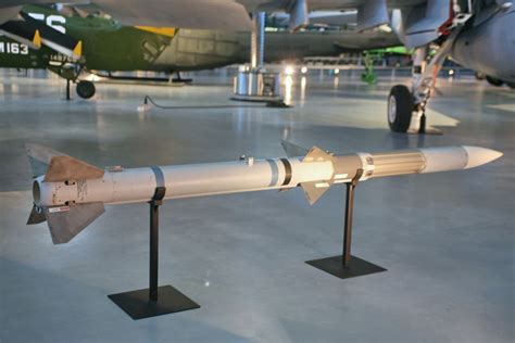 不可小觑！AIM-120D空空导弹改进版试射成功，射程超过160公里_凤凰网