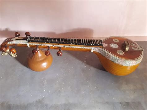 Saraswathi Veena Hand Made - Tanjore Type Joint Veena - Veena Box ...