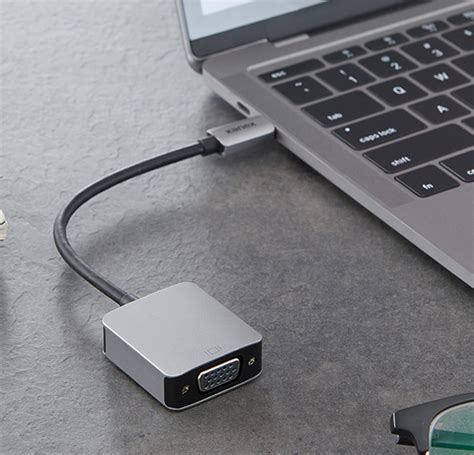 USB-C™ to VGA Adapter