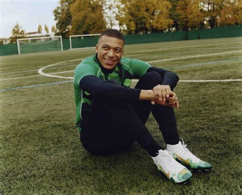 Foot : Kylian Mbappé lance sa première collection à son nom