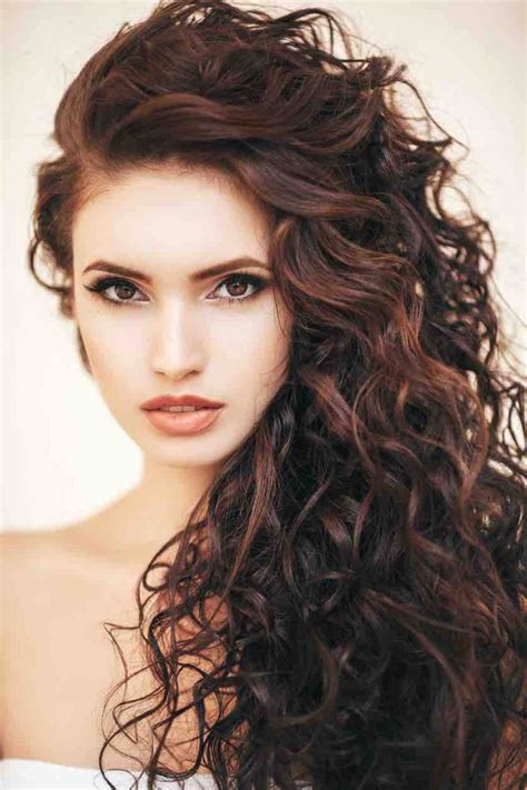 Curly-hairstyles-for-women-2020-2021-20-1 - Hair Colors