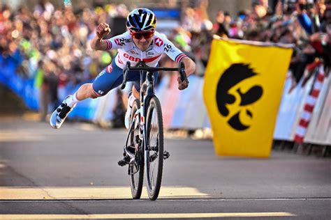 TOM PIDCOCK TAKES 2022 CYCLOCROSS WORLD CHAMPIONSHIP – Road Bike Action