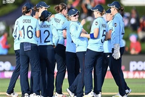 Women's Cricket World Cup 2022: Defending champs England thrash SA to set Australia clash in final