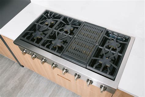 Thermador Professional 48" Built-In Gas Cooktop with 6 Burners and ...