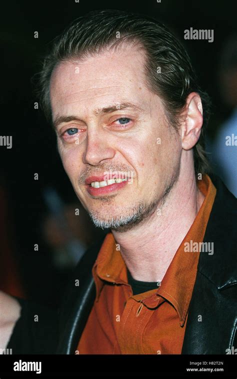 STEVE BUSCEMI "GHOST WORLD"FILM PREMIERE WESTWOOD LOS ANGELES USA 18 ...