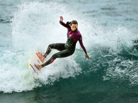 Quicksilver Pro: Layne Beachley wades into surfing's zoom in debate