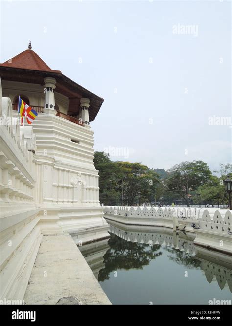 temple of the tooth Stock Photo - Alamy