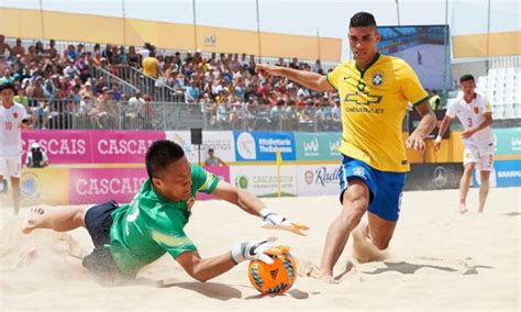 Futebol de areia é a nova onda do momento | Liste Esporte