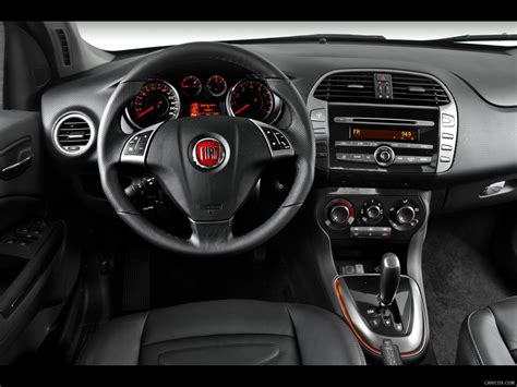 Fiat Bravo Essence 1.8 16V E.torQ Dualogic | Interior