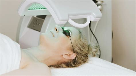 How Does Low Level Light Therapy Work? | Vancouver Cold Laser