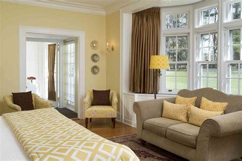 Feng Shui House Decor Colors: Yellow and Gold