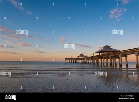 Fort ft myers beach hi-res stock photography and images - Alamy