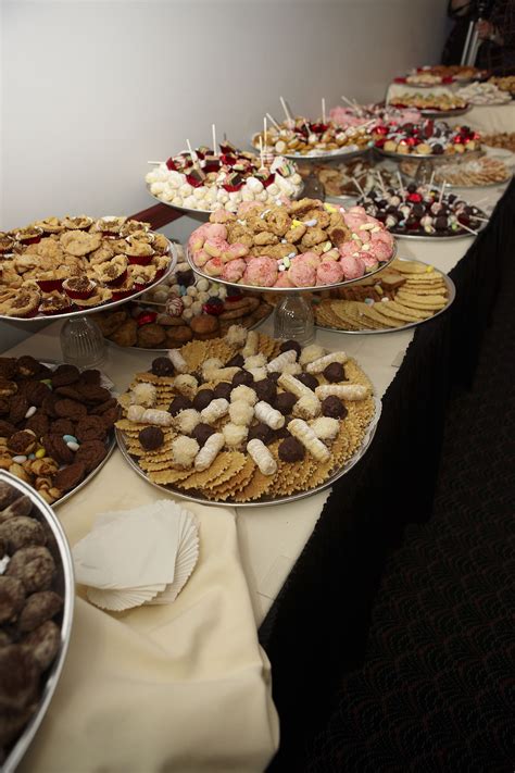 Wedding Cookie Table Ideas - jenniemarieweddings