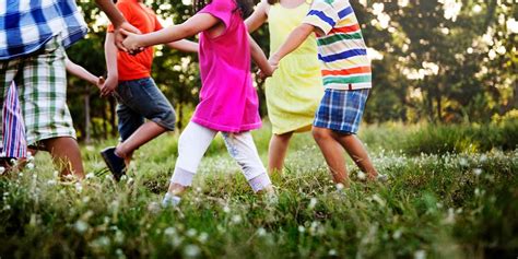 Group of diverse kids playing | Free Photo - rawpixel