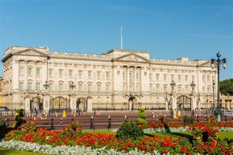 Buckingham Palace, London | History & Visiting Information