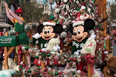 Disney Parks Magical Christmas Day Parade: Time, channel, livestream ...