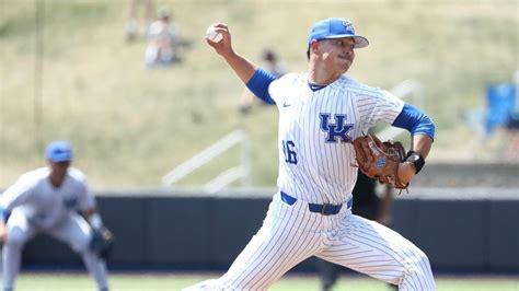 Kentucky baseball blows out West Virginia in elimination game ...