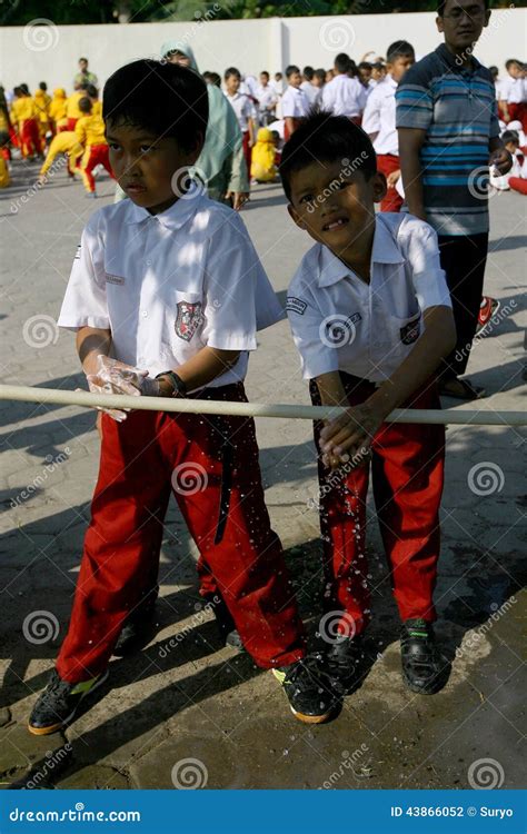 Washing hands editorial photography. Image of students - 43866052