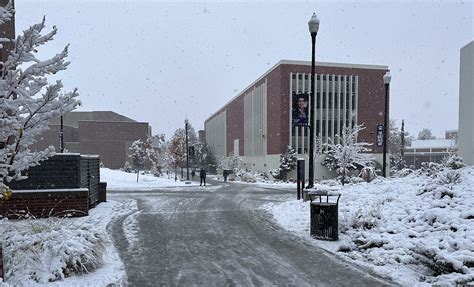 UNR Campus Gets Hit by Snow, Classes End Early | by Reynolds Sandbox | The Reynolds Sandbox ...