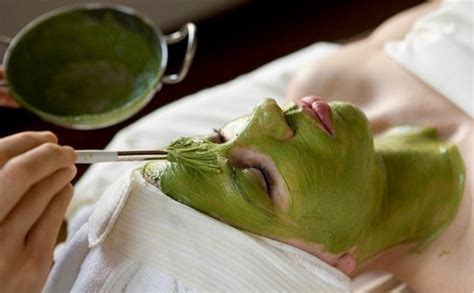 Homemade Green Tea Face Mask for Sensitive Acne-Prone Skin | Punica Makeup